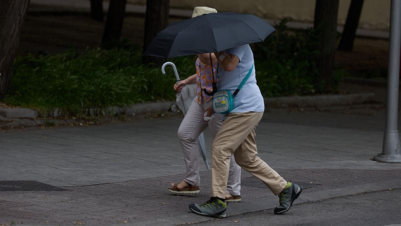 Drástico cambio de tiempo, con lluvias y avisos en quince comunidades