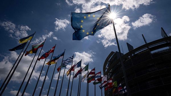 Banderas de los Veintisiete en el Parlamento Europeo