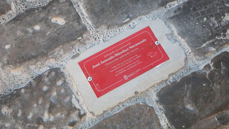 El ayuntamiento de Pamplona reubicará las 16 placas en homenaje a los fallecidos en los encierros de San Fermín