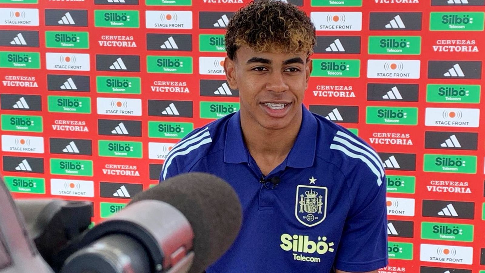 Lamine Yamal, a RTVE: "Intento no pensar mucho en lo que me pasa" - Fútbol | Ver