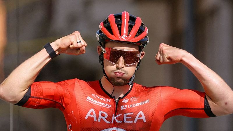 Kévin Vauquelin da a Francia la segunda victoria consecutiva en el Tour 2024 y Pogacar se coloca líder
