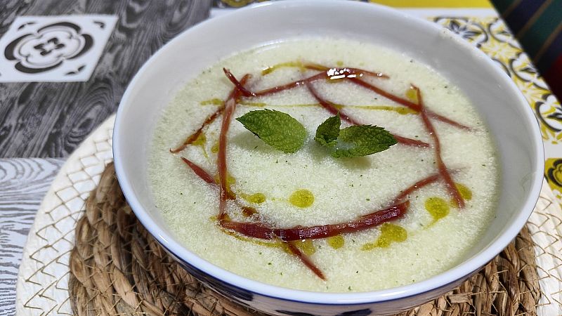 Receta de una sopa de meln veraniega, fresquita y fcil de hacer