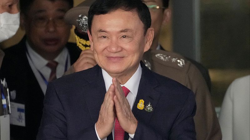 El ex primer ministro de Tailandia Thaksin Shinawatra es imputado por un delito de lesa majestad