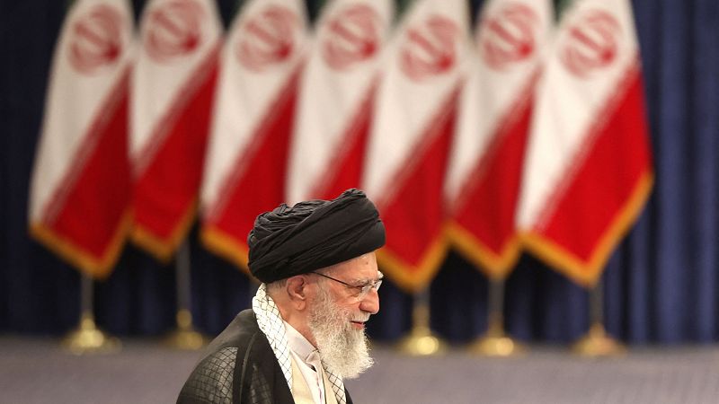 Irán celebra elecciones tras la muerte de Raisí: ni el candidato reformista salva el boicot al régimen