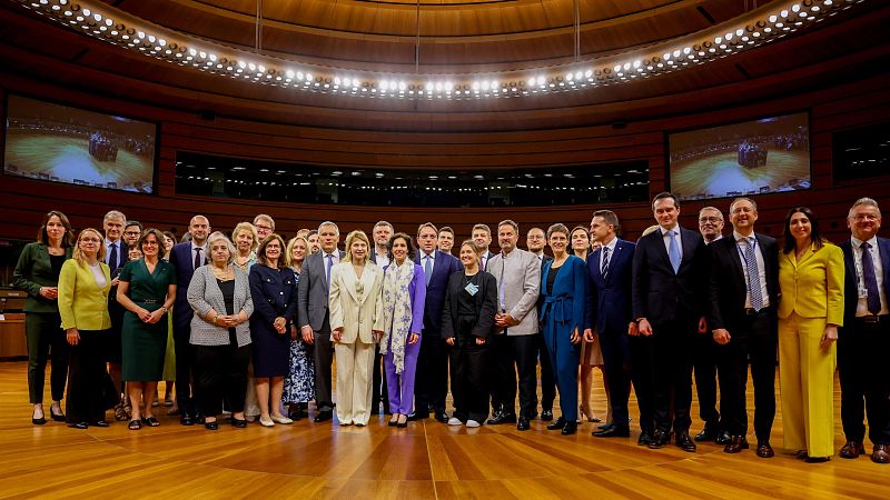 La Unin Europea inicia conversaciones de adhesin con Ucrania y Moldavia marcadas por la invasin rusa