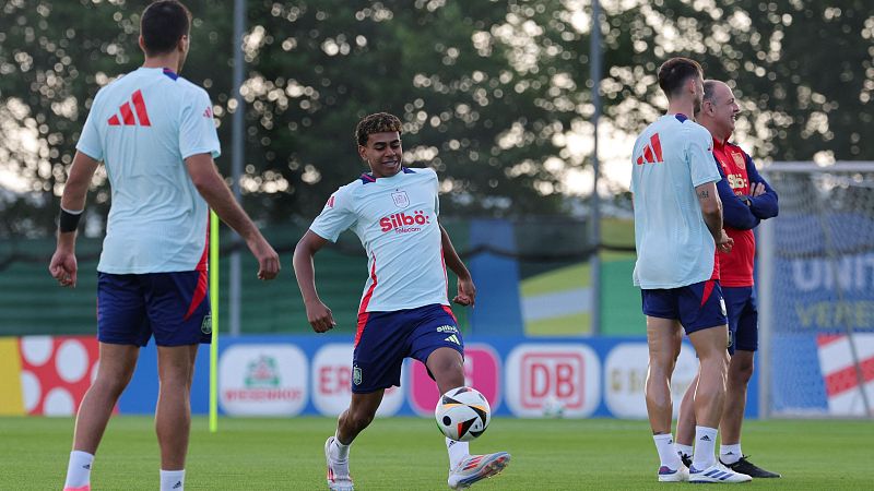 España se rearma para los octavos de final de la Eurocopa