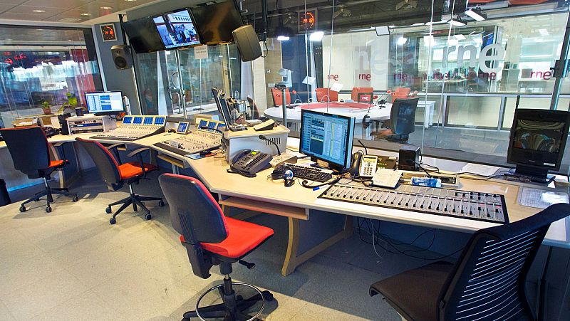 La onda corta de Radio Exterior de España garantiza la difusión de información libre y veraz frente al veto de Putin