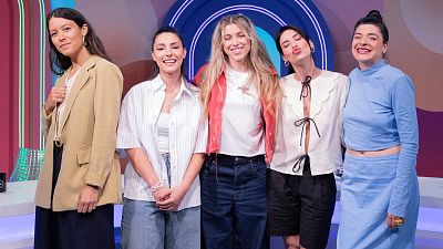 Sara Torres y Elena Farga aterrizan en 'Está el horno para bollos'. ¿Tenemos buenos y suficientes referentes queer?