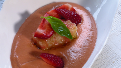 Receta de gazpacho de fresas de estrella Michelin: fcil, refrescante y delicioso!