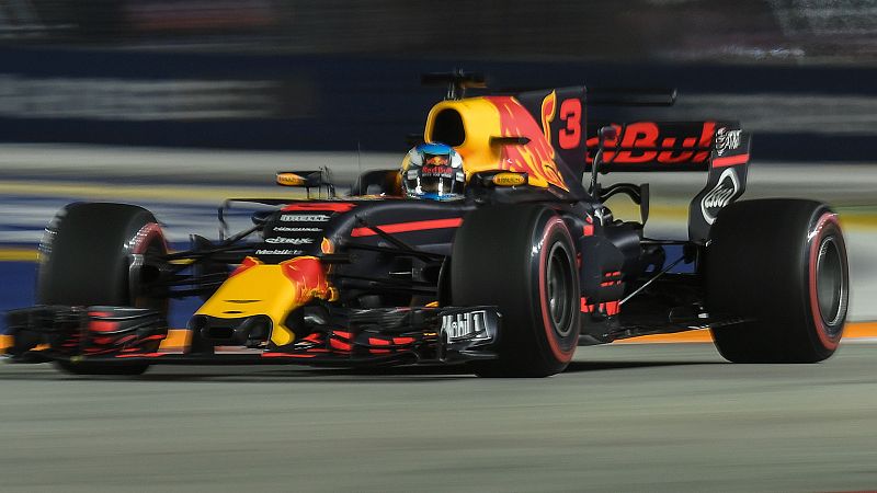 Ricciardo hace doblete en unos libres dominados por Red Bull