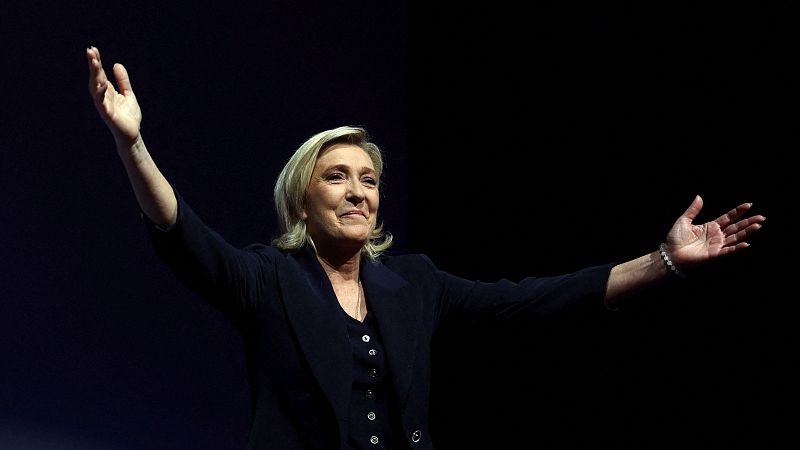 Le Pen pide "la mayora absoluta" en segunda vuelta para poder gobernar sin las trabas de Macron