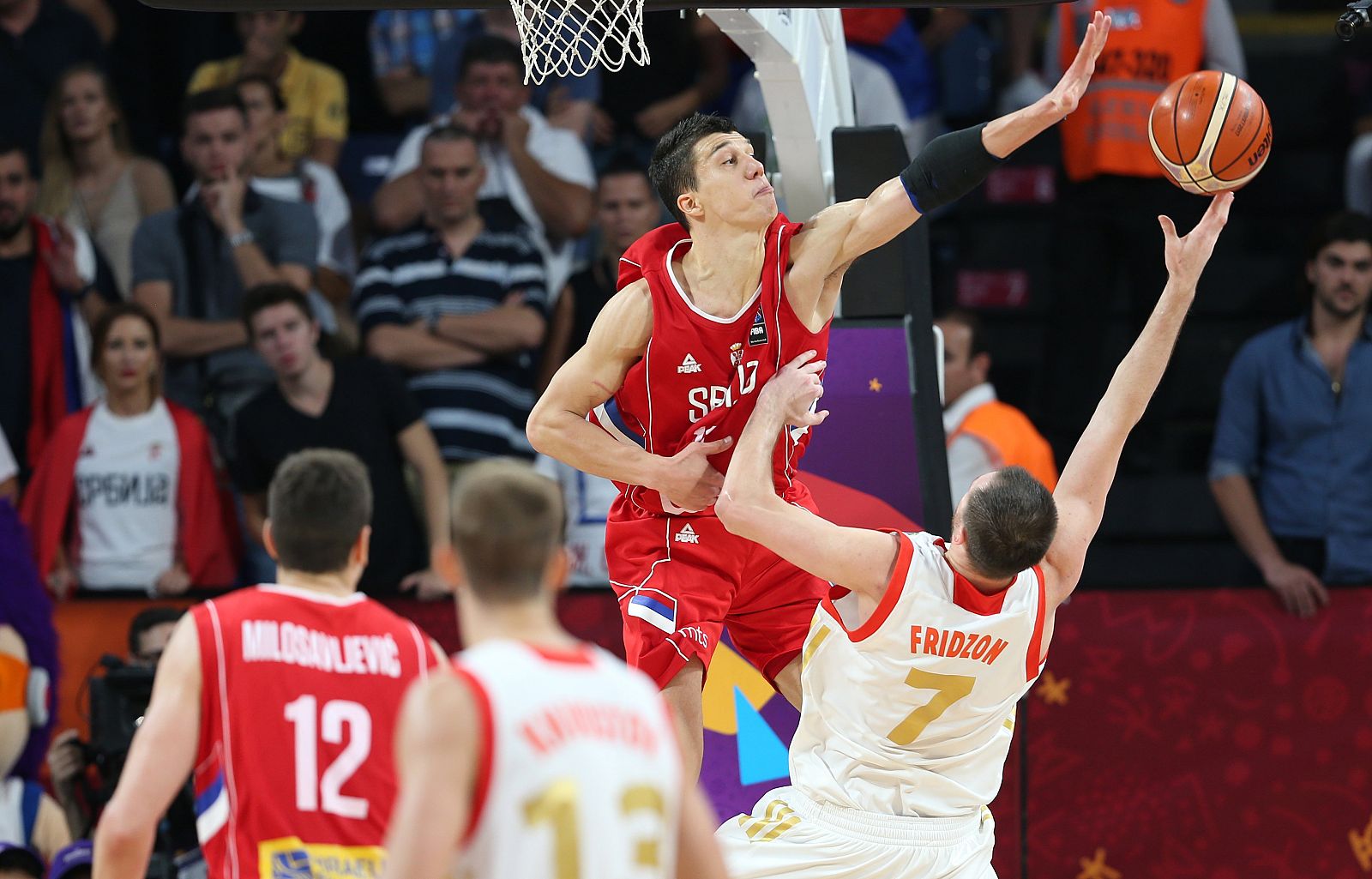 Serbia completa la final balc�nica del Eurobasket y Espa�a pelear� con Rusia por el bronce