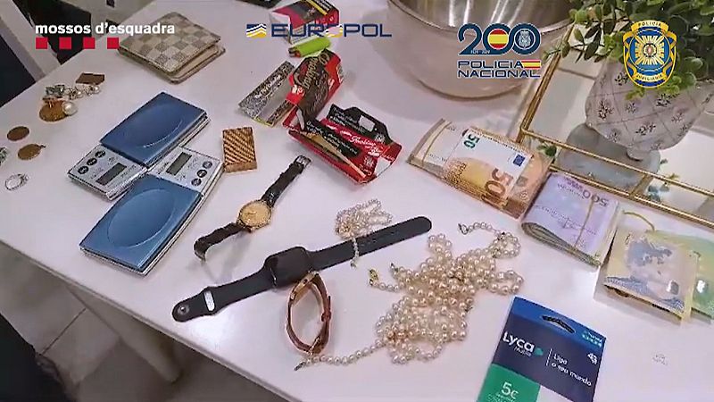 Cau una organització criminal que ha estafat més de 2,5 milions d'euros a 84 persones grans