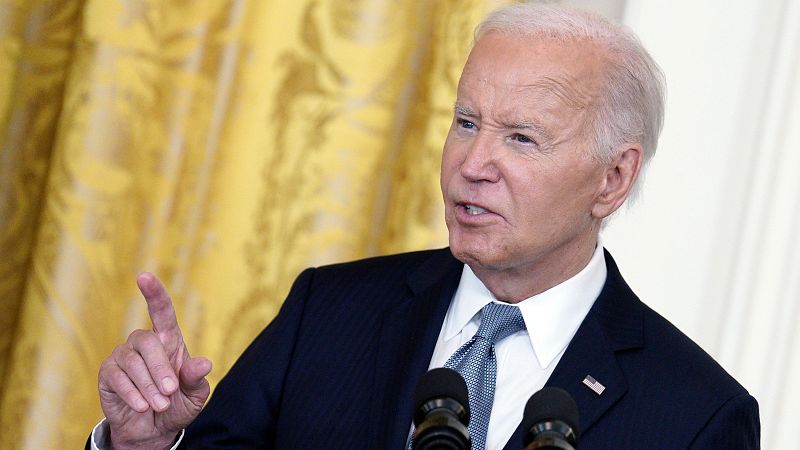 Biden promete seguir "hasta el final" mientras se erosiona su apoyo entre los demócratas del Congreso