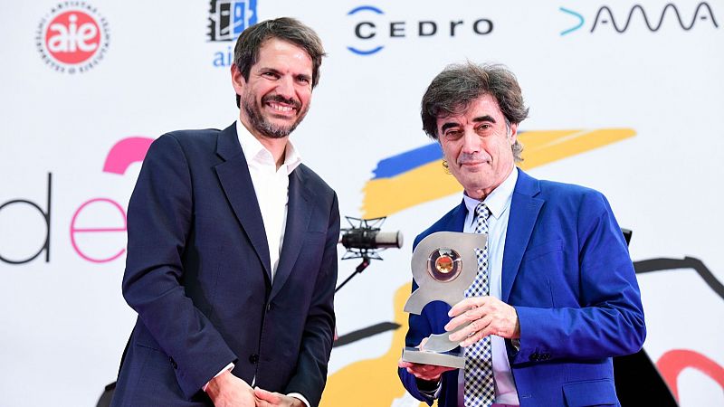 Tomás Fdo. Flores, director de Radio 3, recoge el Premio Adepi 2024 por el apoyo a los creadores