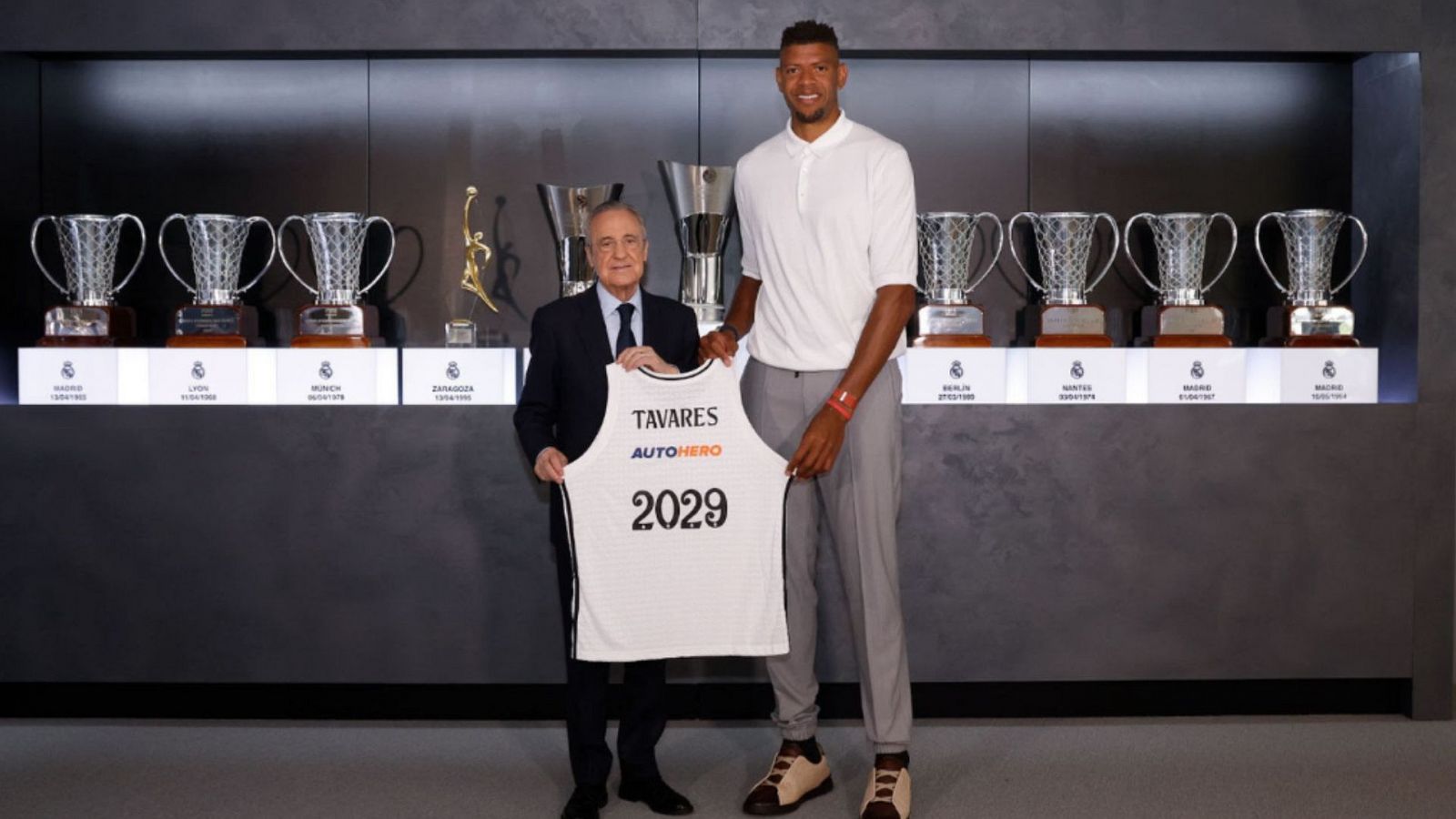 Edy Tavares renueva por cinco temporadas con el Real Madrid