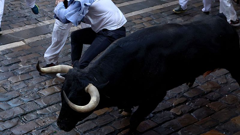 Emocionante, limpio y rpido segundo encierro de San Fermn 2024 con los toros de Cebada Gago