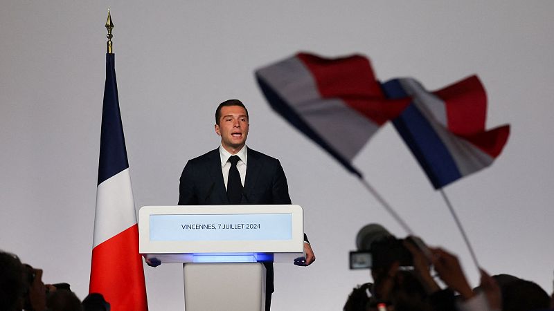 Bardella acusa a Macron de "llevar al país a la incertidumbre" al dejar a Francia "en manos de la extrema izquierda"