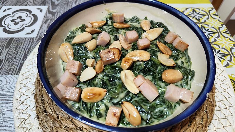 Receta de espinacas a la crema con almendras, rpida y en unos minutos