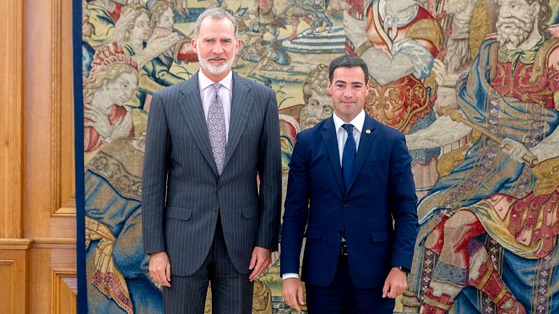 Felipe VI recibe en audiencia al nuevo lehendakari, Imanol Pradales, en el Palacio de la Zarzuela