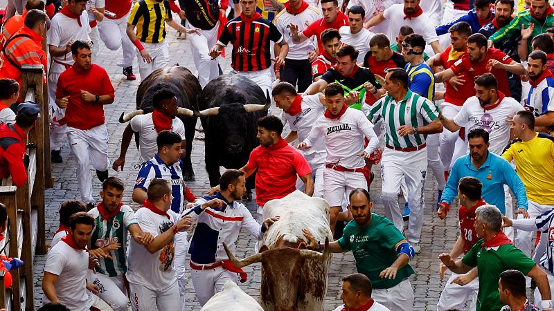 Mejores imgenes del cuarto encierro de San Fermn 2024: vistoso y veloz cuarto encierro con los Fuente Ymbro