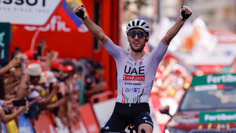 Adam Yates pone patas arriba la Vuelta al ganar una etapa memorable por Sierra Nevada