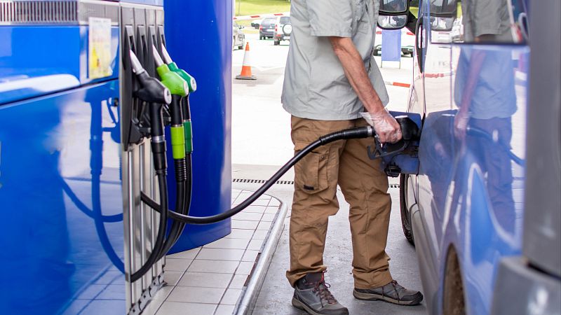 Los carburantes estrenan el verano con tres semanas consecutivas de subida de precios