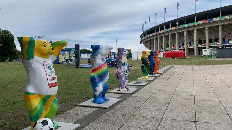 Seis osos, seis historias sobre el Estadio Olmpico de Berln y un hueco libre para la Eurocopa