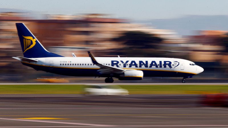 Ryanair cancela este lunes 20 vuelos con salida o llegada en España por su plan de mejora de la puntualidad
