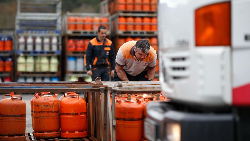 El precio máximo de la bombona de butano sigue bajando y cae un 5%, hasta los 15,34 euros