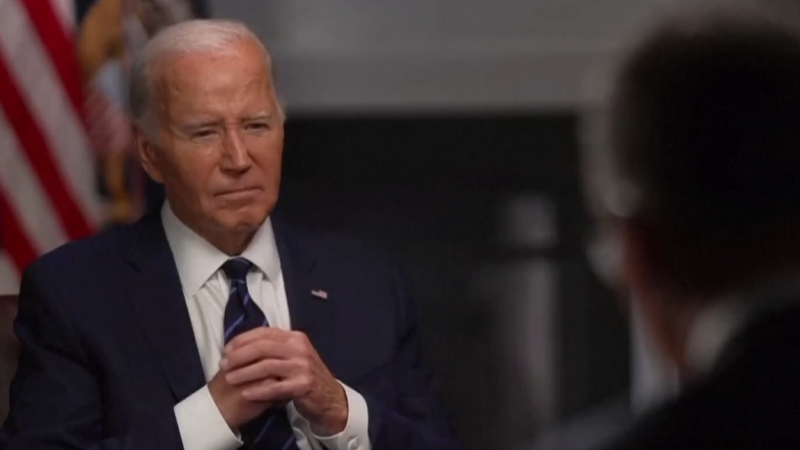 Joe Biden pide disculpas tras sealar que Trump deba estar "en la diana" poltica, pero critica su retrica agresiva