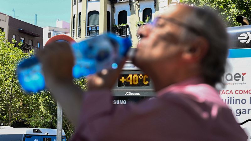 La primera ola de calor del verano llega a su pico con temperaturas asfixiantes