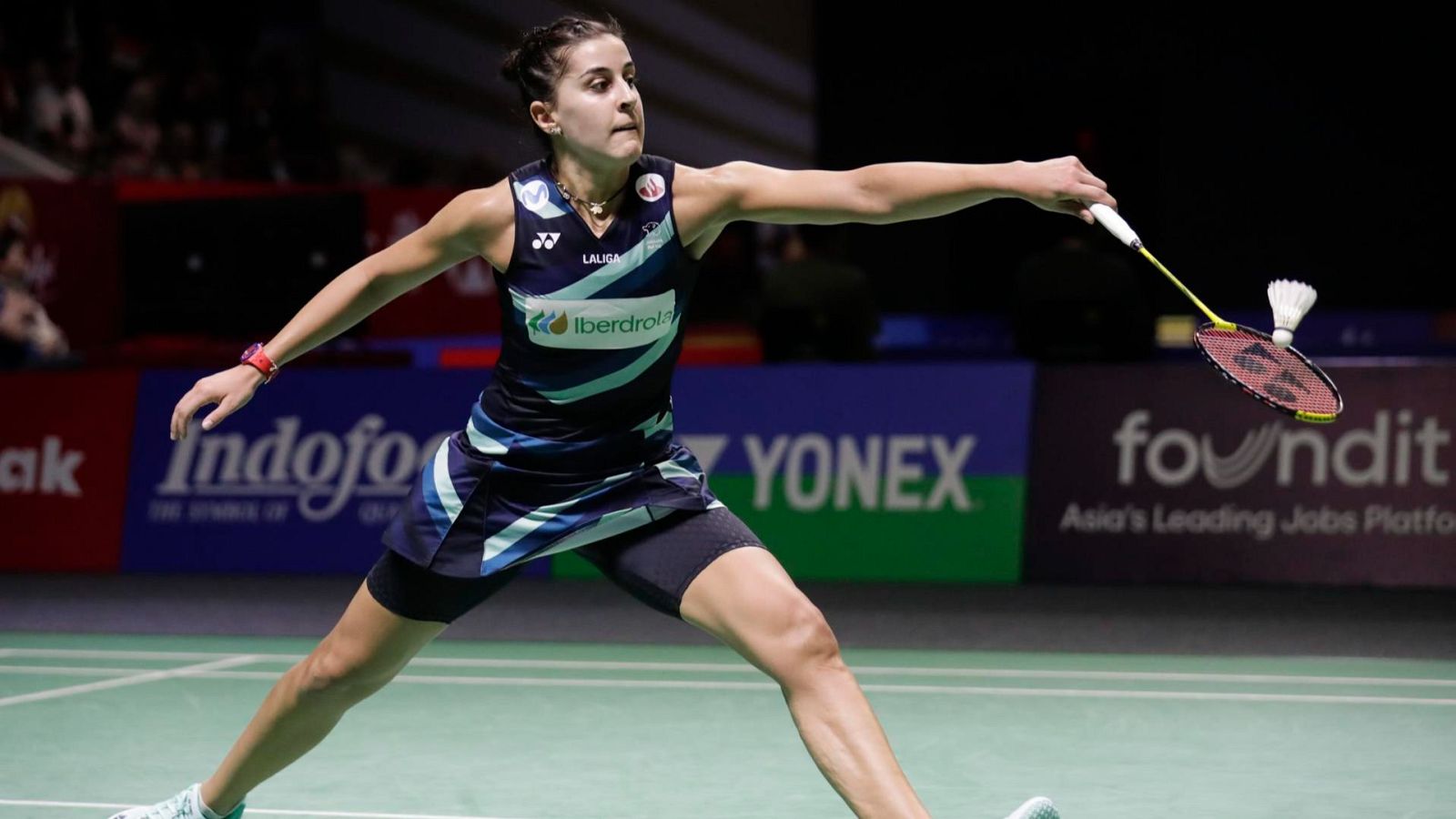 Carolina Marín ya entrena "duro" en París antes de los Juegos | Ver