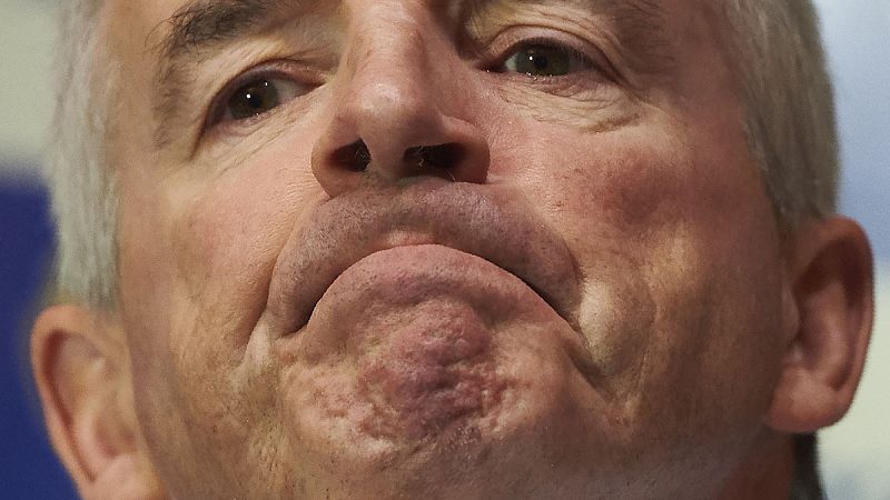 Ryanair  asegura que las cancelaciones de vuelos se deben a un "error" en el reparto de vacaciones de los pilotos