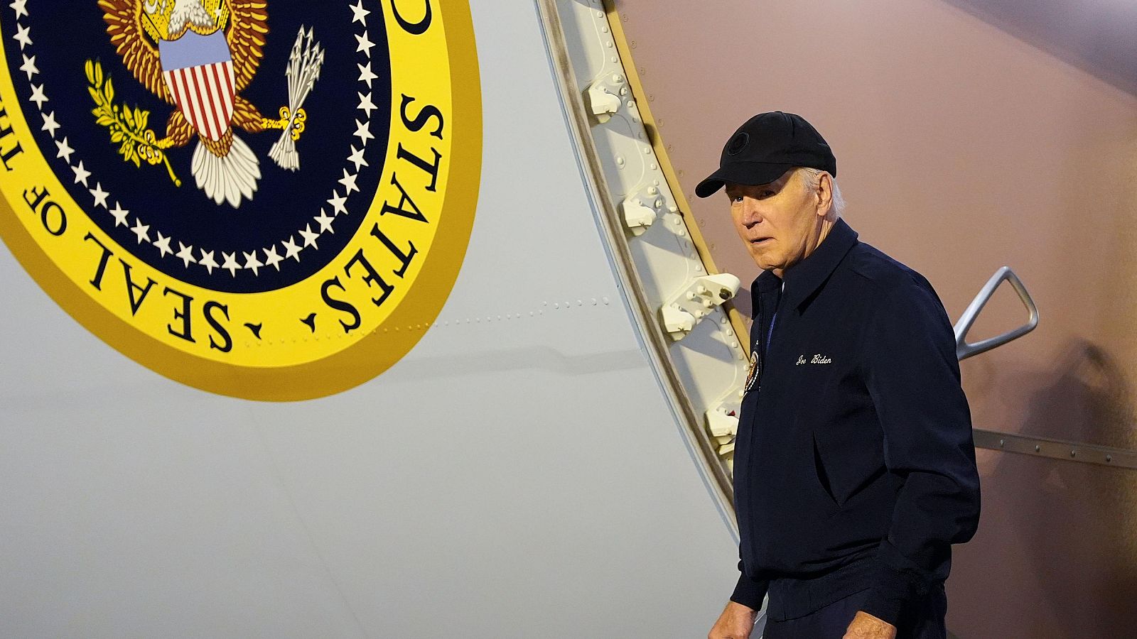 Biden asegura que continuará con su campaña - La tarde en 24h | Ver