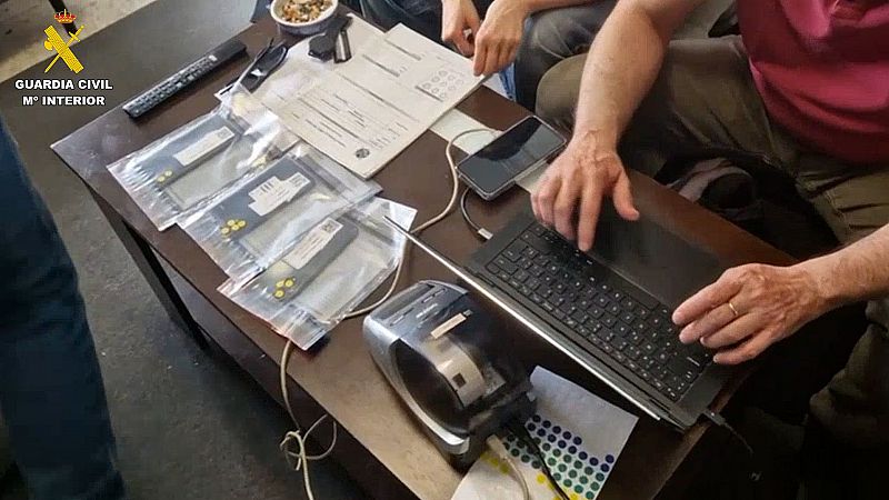 La Guardia Civil detiene a tres 'hackers' por atacar empresas e instituciones de Espaa y otros aliados de Ucrania