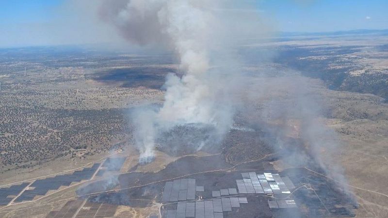 Estabilizado el incendio forestal en Talaván (Cáceres), originado en los terrenos de una planta fotovoltaica