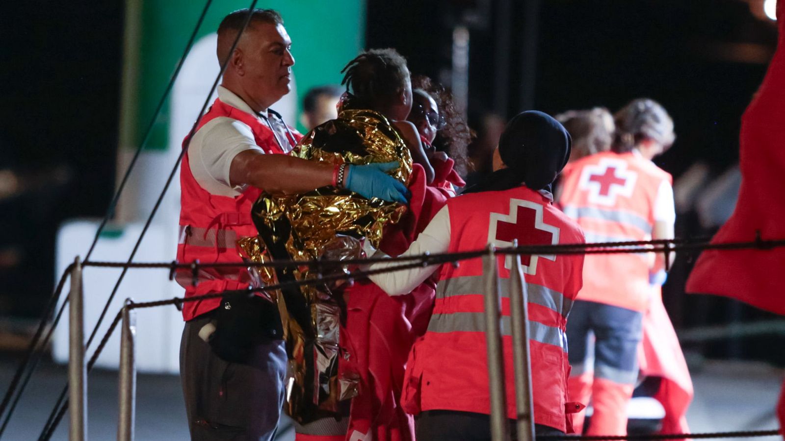 El Gobierno insiste en tender la mano al PP con la ley de extranjería - La hora de La 1 | Ver