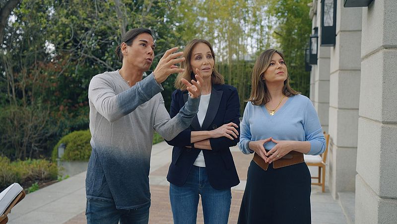 'Los Iglesias. Hermanos a la obra' transforman por sorpresa el jardín de su madre, Isabel Preysler