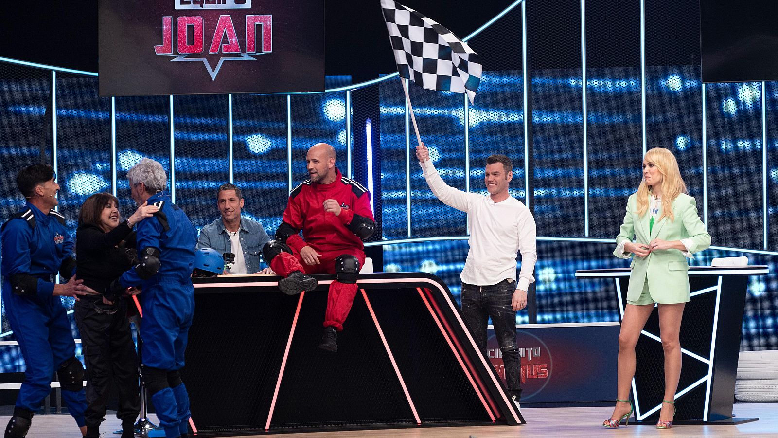 Fonsi Nieto cambia su moto por una bici Pinypon - Invictus, ¿te atreves? | Ver