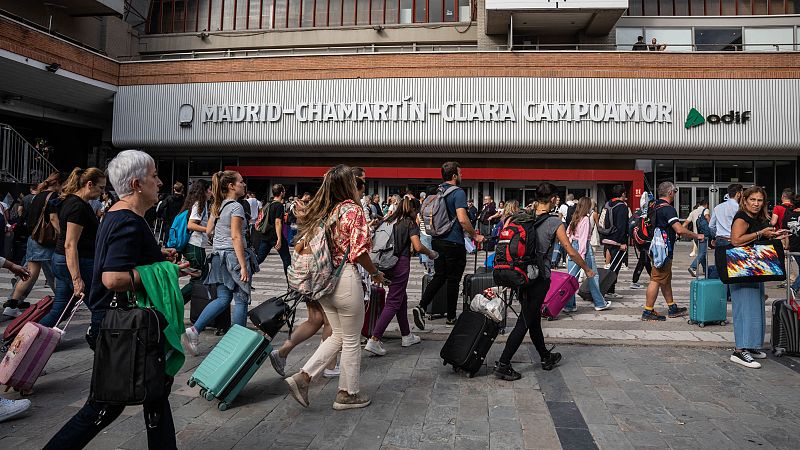 Una caída de tensión ha afectado a todos los trenes de Alta Velocidad de la estación de Chamartín (Madrid)