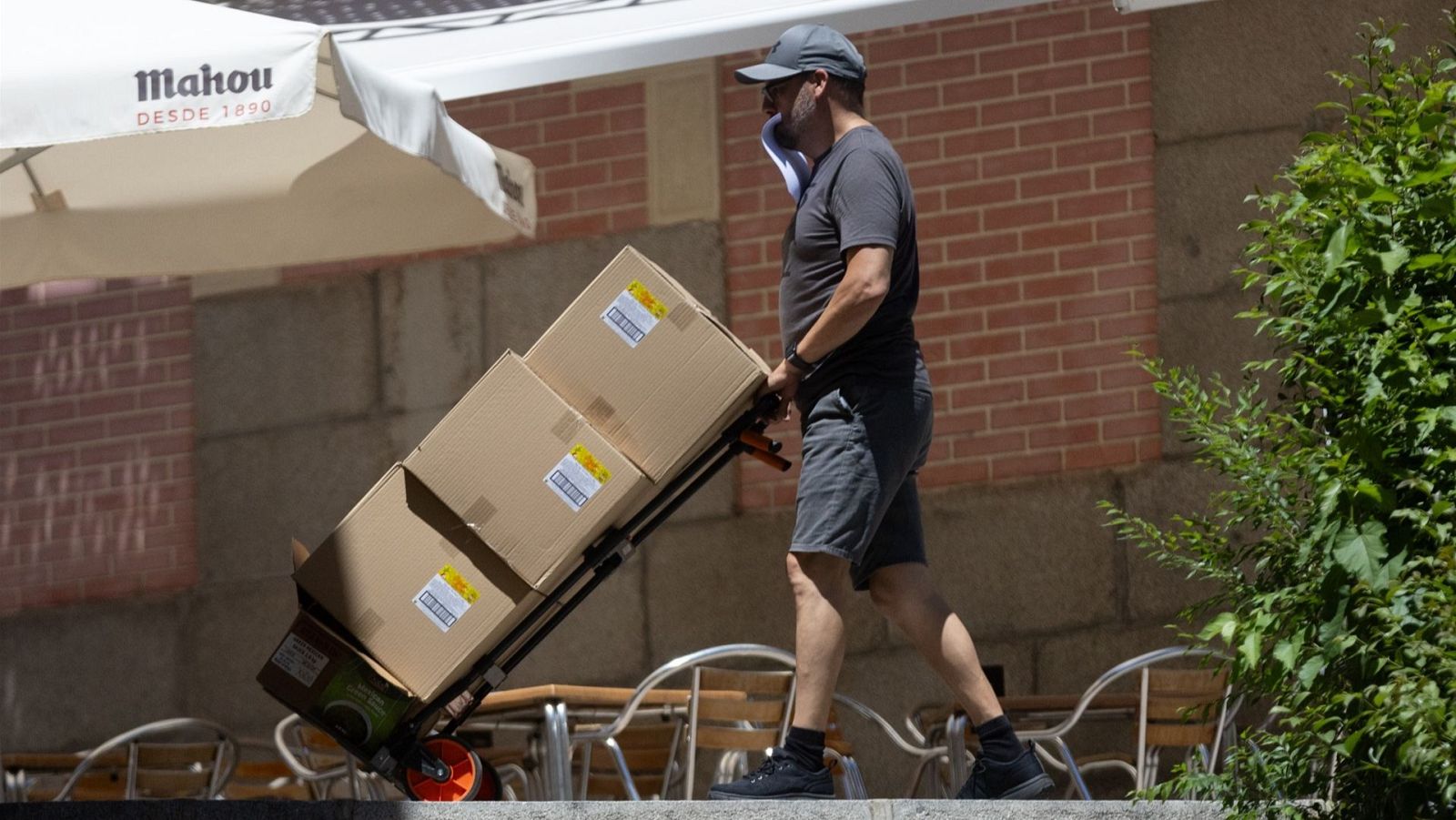 EPA segundo trimestre: España supera los 21,6 millones de ocupados y el paro baja al 11,27% | Ver