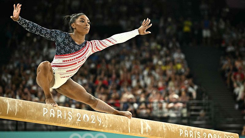 Simone Biles lleva a Estados Unidos al oro por equipos en París 2024