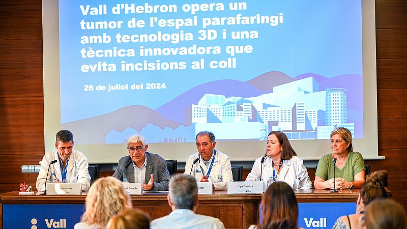 El hospital Vall d'Hebron opera un tumor parafaríngeo con una técnica innovadora en 3D que evita incisiones