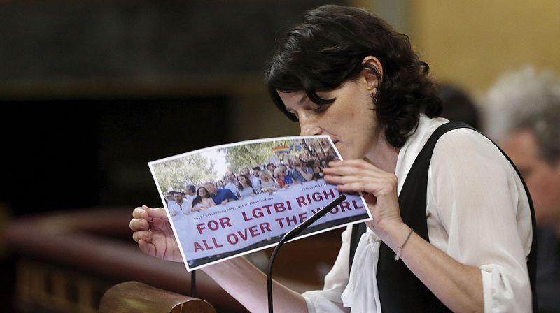 Todos los grupos, salvo el PP y UPN, respaldan la proposición de ley contra la discriminación del colectivo LGTBI