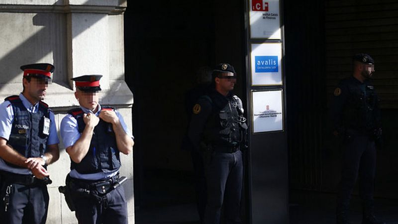 Catorce detenidos, entre ellos el 'número dos' de Junqueras, en una operación contra el 1-O