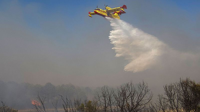 Un incendio en Valverdejo (Cuenca) obliga a confinar a dos poblaciones tras calcinar ms de 1.500 hectreas