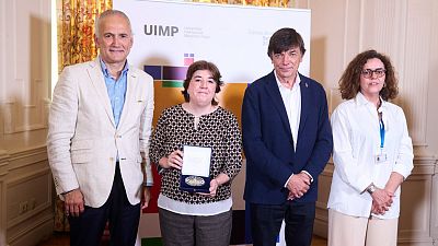 RTVE recibe la medalla del 90 aniversario de la UIMP