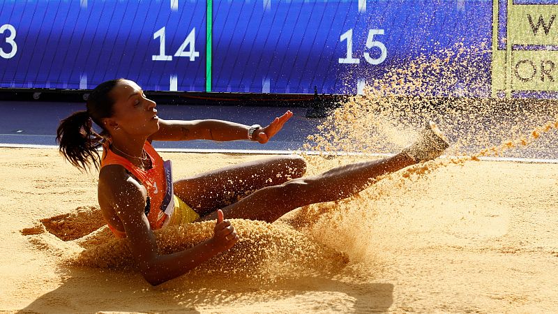 Ana Peleteiro se clasifica a la primera para la final de triple salto en los Juegos de Pars