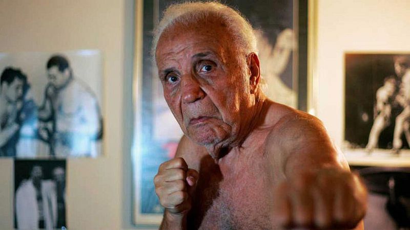 Muere Jake LaMotta, el boxeador en el que se inspiró Scorsese para 'Toro Salvaje', a los 95 años